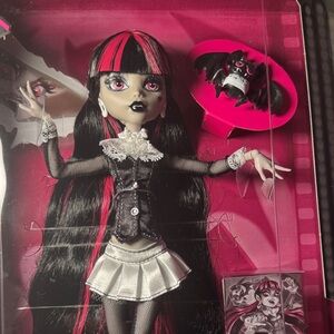 Monster High Reel Drama Draculara Doll with Black and Pink Hair